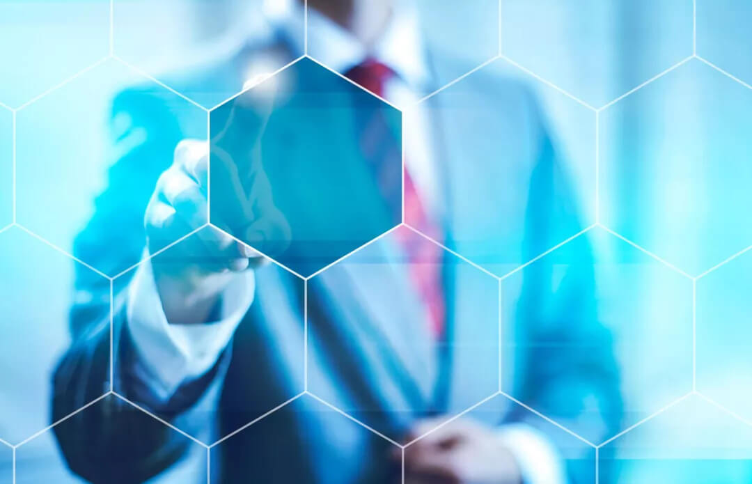 Competencia en Control de Riesgos: ¿AI o Humanos?